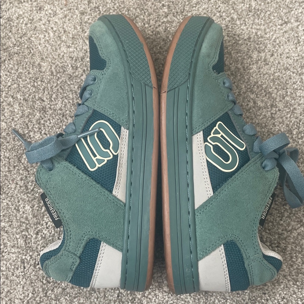 adidas women’s Five Ten Freerider Sneakers Sz 7 suede / fabric upper wild teal - Picture 8 of 9